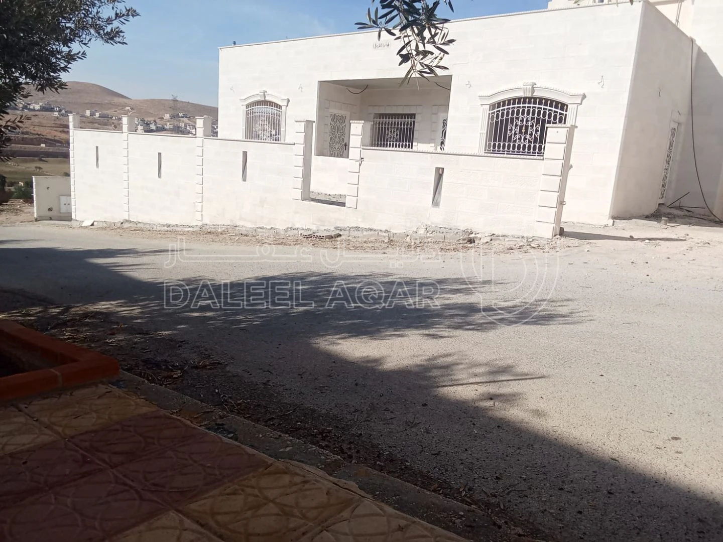 فيلا/منزل في يت مستقل للبيع في الزرقاء – شومر | بناء حجر فاخر  - 130,000 دأ - صورة 1